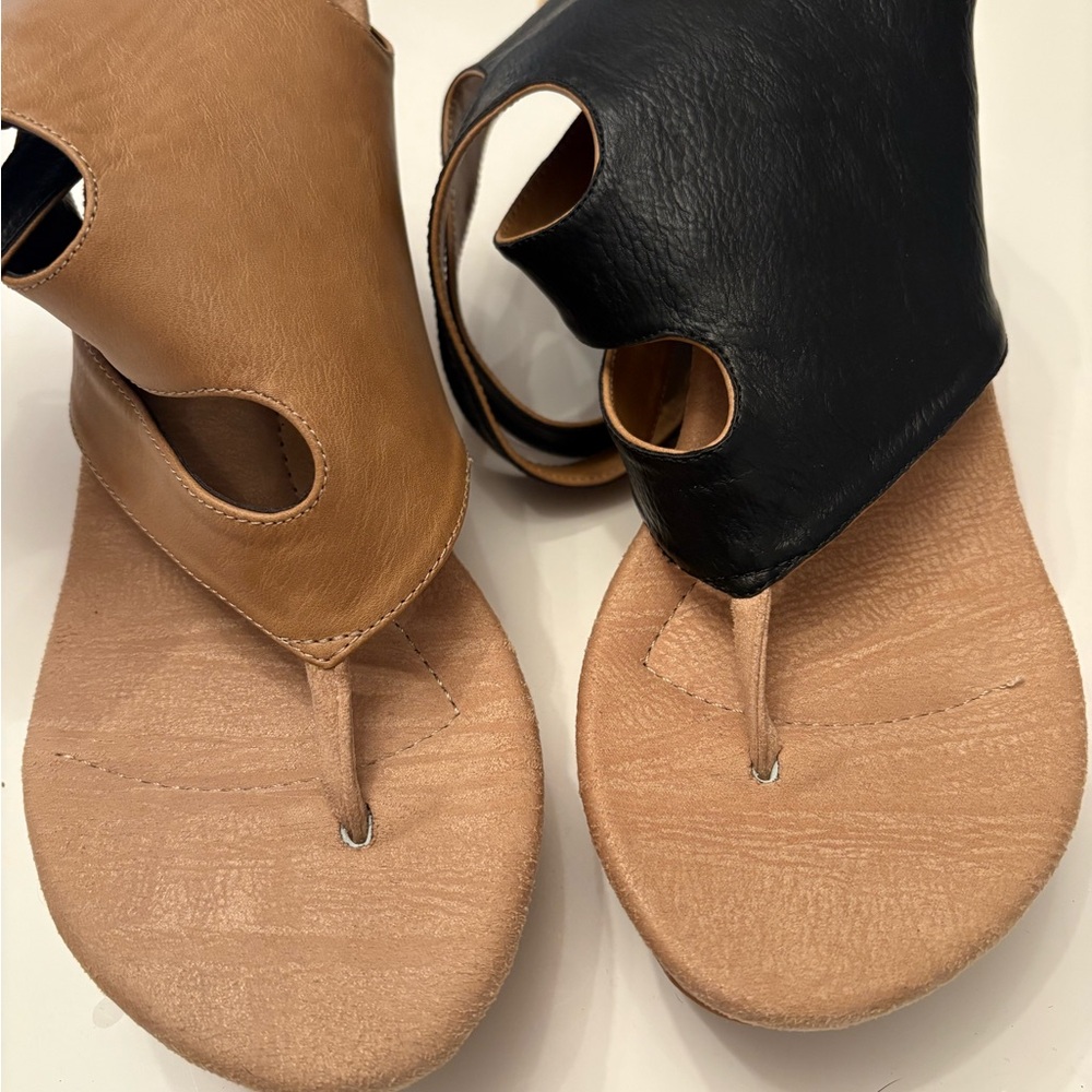 Chic Black and Tan Leather Sandals REVERSIBLE
